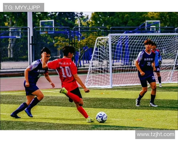 足球明星们的温馨互动瞬间让人心动不已的甜蜜视频合集