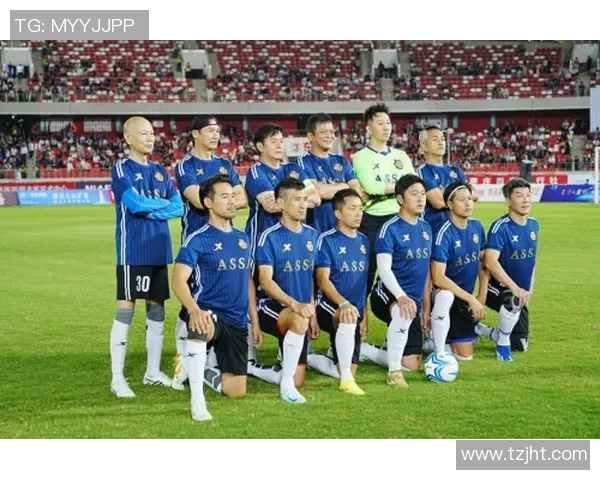 足球明星小身体女性形象展示与运动魅力的完美结合