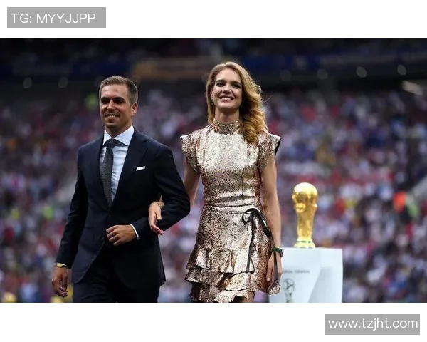 足球明星太太礼服的魅力与风格解析及推荐 足球明星太太礼服的魅力与风格解析及推荐