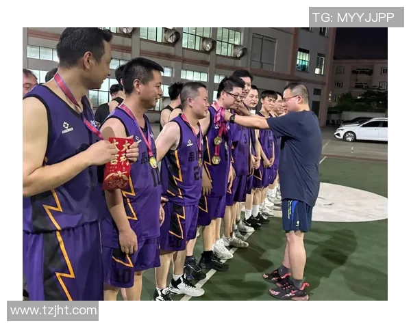 勇士与骑士对决精彩回顾四月六日的篮球盛宴不容错过 勇士与骑士对决精彩回顾四月六日的篮球盛宴不容错过